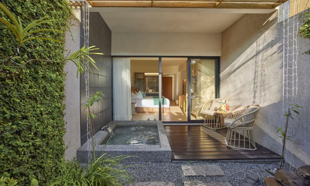 Poolside Garden Room